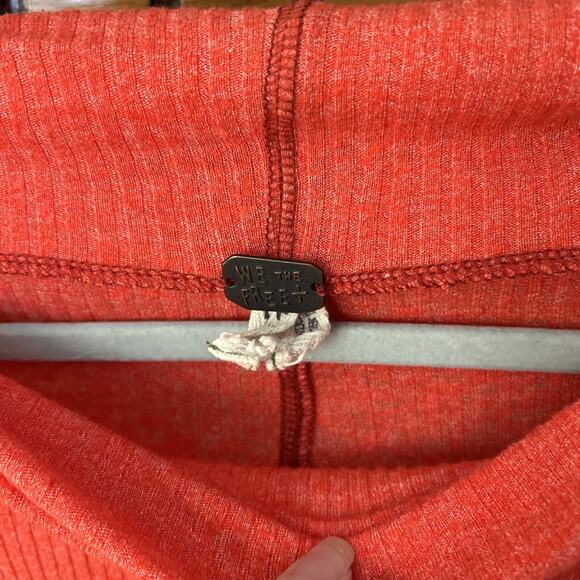 A29 We The Free Cherry Londontown Asymmetrical Top Free People Women’s XS - Picture 2 of 5